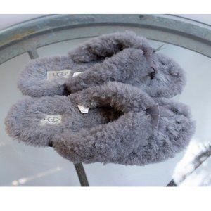 UGG FLUFF FLIP FLOP III Size 8